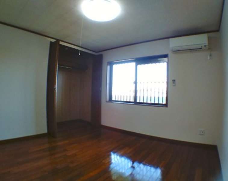 Rental Apartment in Tomigusuku, Okinawa - 2DK, No Deposit - Thumbnail 3