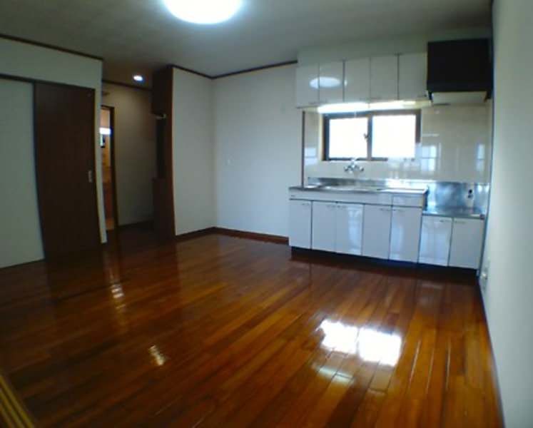 Rental Apartment in Tomigusuku, Okinawa - 2DK, No Deposit - Thumbnail 2