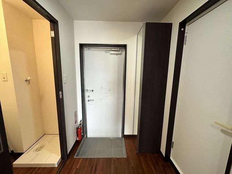 1DK Apartment for Rent in Okinawa City's Teruya District - Thumbnail 3