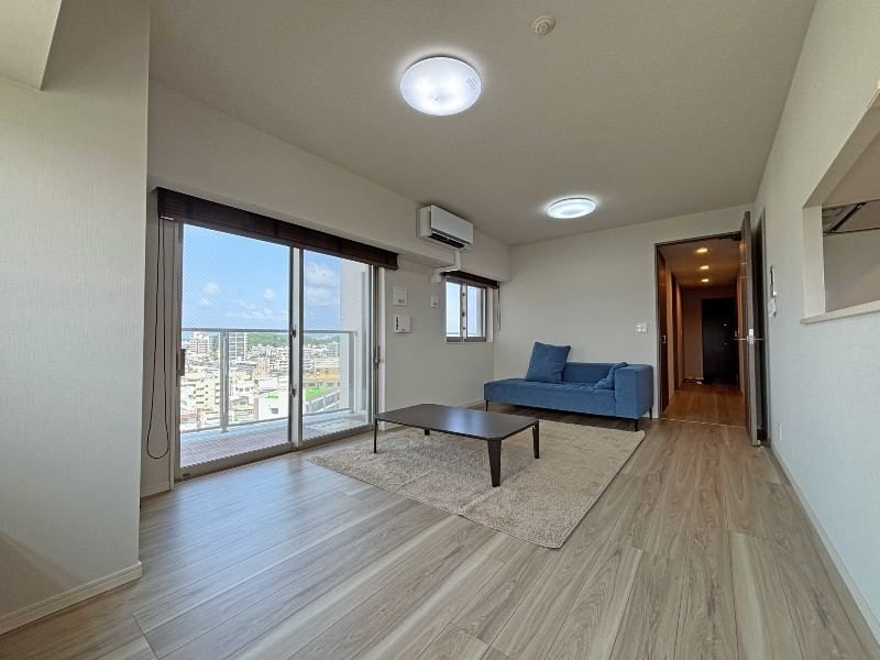 Premist Onoyama Park 1LDK Apartment with Sea View in Naha - Thumbnail 4