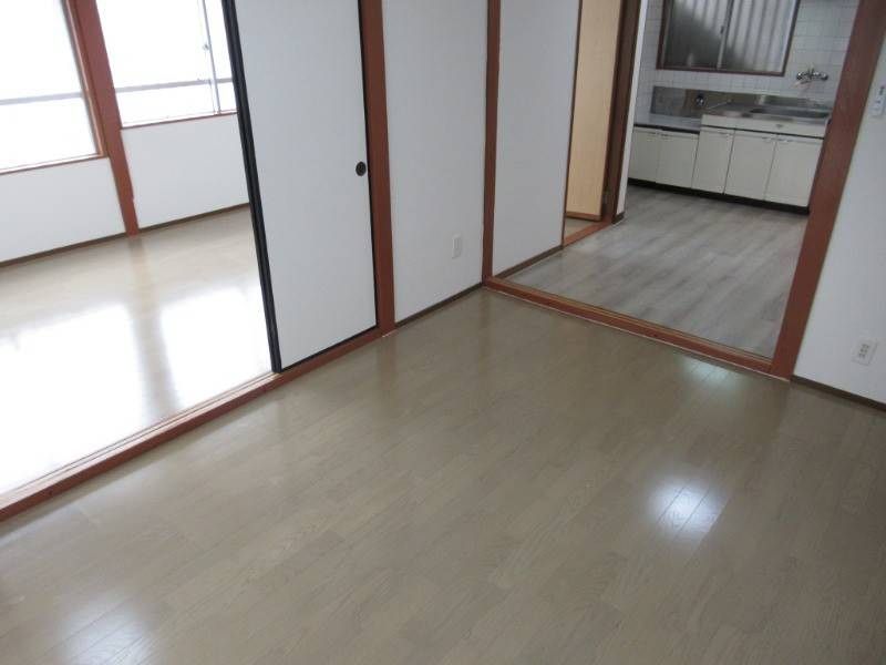 2DK Apartment for Rent in Naha City, Okinawa - Pet Negotiable - Thumbnail 4