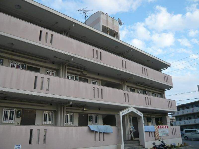 1R Apartment for Rent in Ginowan, Okinawa - 26 sqm, Near Bus - Thumbnail 2