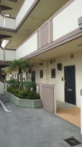 Modern 2DK Apartment for Rent in Awase, Okinawa City - Thumbnail 3
