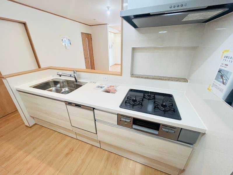 New 4LDK House in Uruma City Ezu District, Okinawa - Thumbnail 2