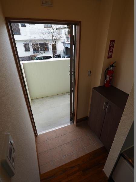 Maison Kiyuna 2K Apartment for Rent in Okinawa City - Thumbnail 4