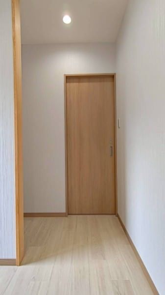 Renovated 2LDK Apartment in Chatan, Okinawa with Parking - Thumbnail 4
