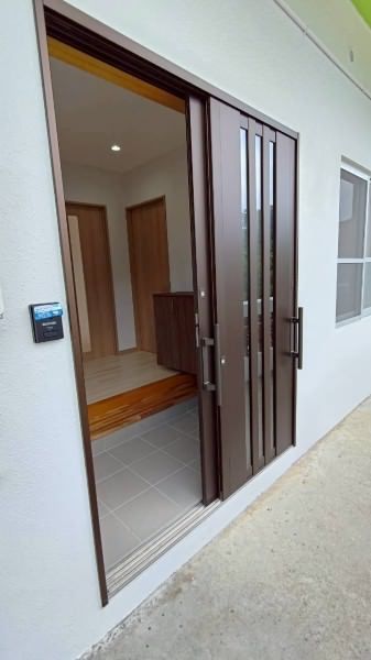 Renovated 2LDK Apartment in Chatan, Okinawa with Parking - Thumbnail 3