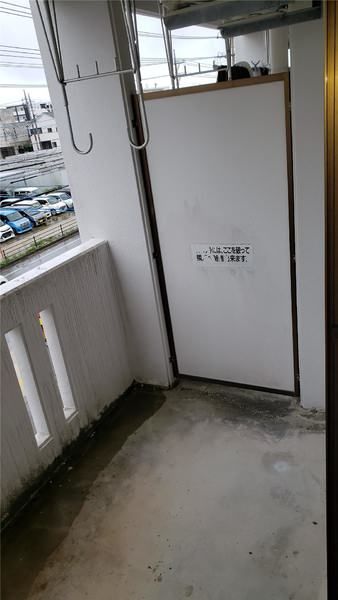 1K Apartment for Rent in Nakagusuku, Okinawa - Near Ryukyu University - Thumbnail 3