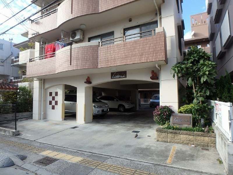 3LDK Apartment for Rent in Ameku, Naha, Okinawa - Thumbnail 2