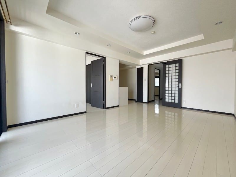 2LDK Apartment for Sale in Ameku, Naha, Okinawa - Thumbnail 3