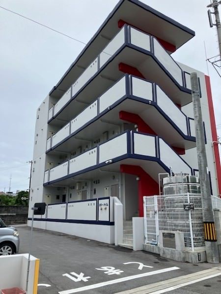 Modern 1DK Apartment for Rent in Kadena, Okinawa - 2024 Build - Thumbnail 4