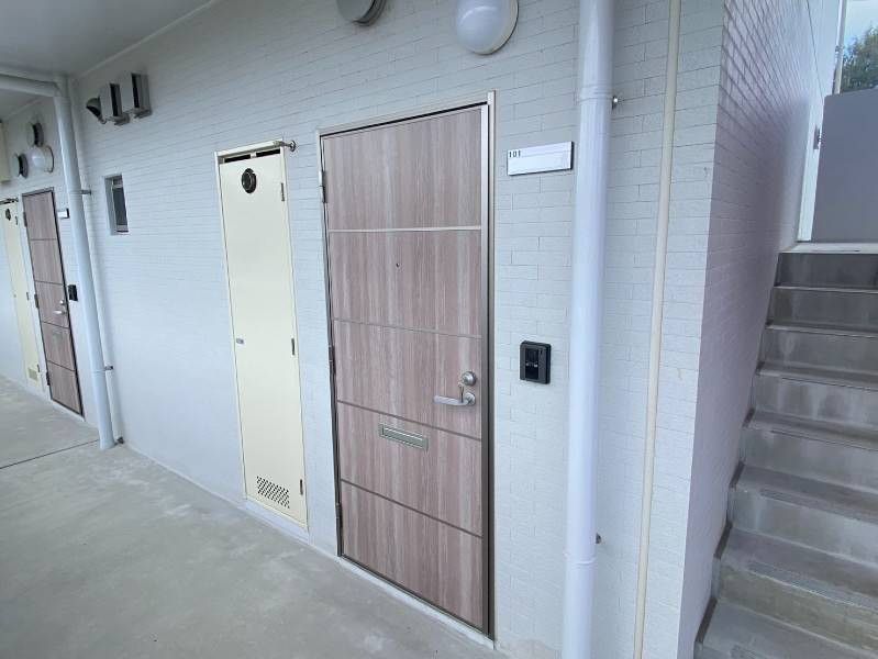 Modern 1DK Apartment for Rent in Kadena, Okinawa - 2024 Build - Thumbnail 2