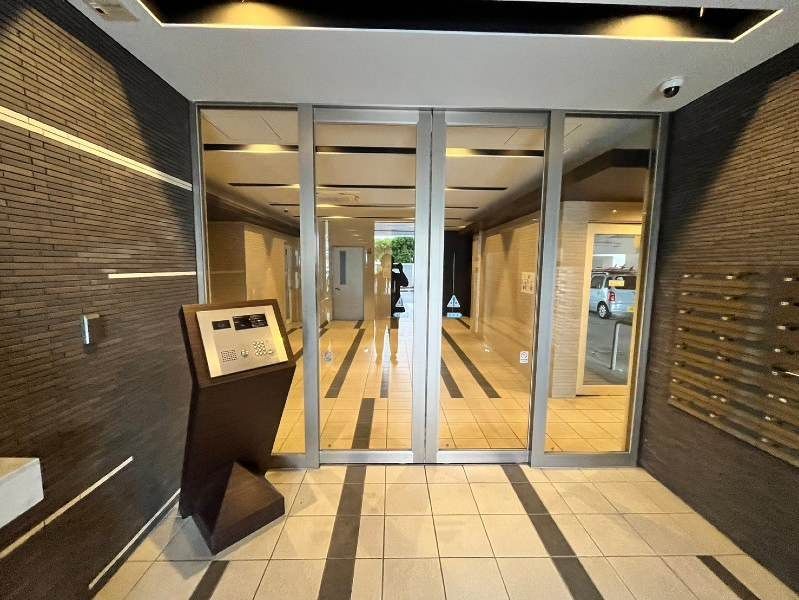 2LDK Pet-Friendly Apartment for Sale in Okinawa City - Thumbnail 4