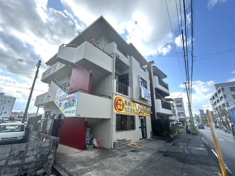 Urasoe City Commercial Shop Space for Rent | 79.3 sqm - Thumbnail 2