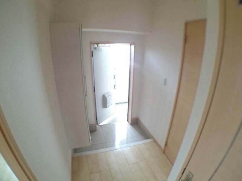 2LDK Apartment for Rent in Ginowan City, Okinawa - Court d'Or Palace - Thumbnail 3