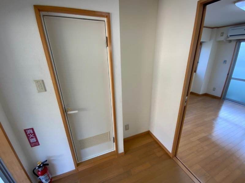1K Apartment for Rent in Ginowan, Okinawa - Thumbnail 3