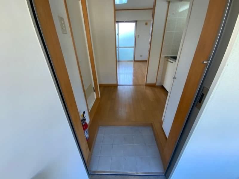 1K Apartment for Rent in Ginowan, Okinawa - Thumbnail 4