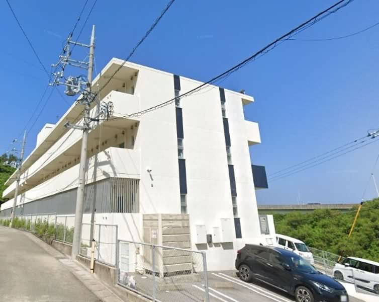 1K Apartment for Rent in Tomigusuku, Okinawa - 56,000 Yen - Thumbnail 2