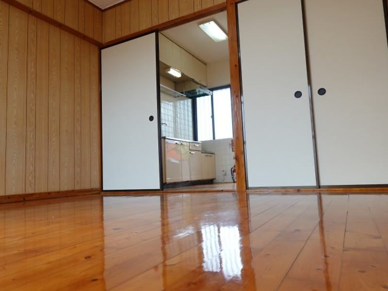 1K Apartment for Rent in Nakagusuku Village, Okinawa with Free Parking - Thumbnail 2