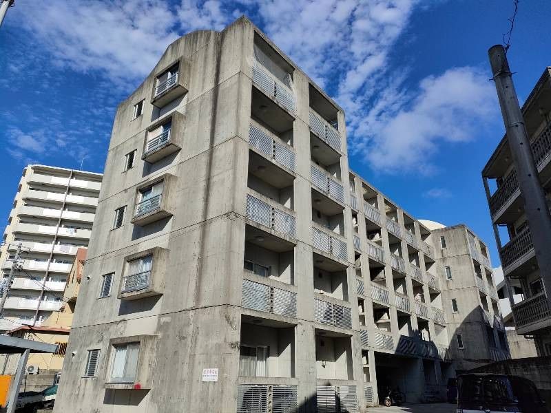 Edelheim Loft Apartment for Rent in Ginowan, Okinawa - Thumbnail 3