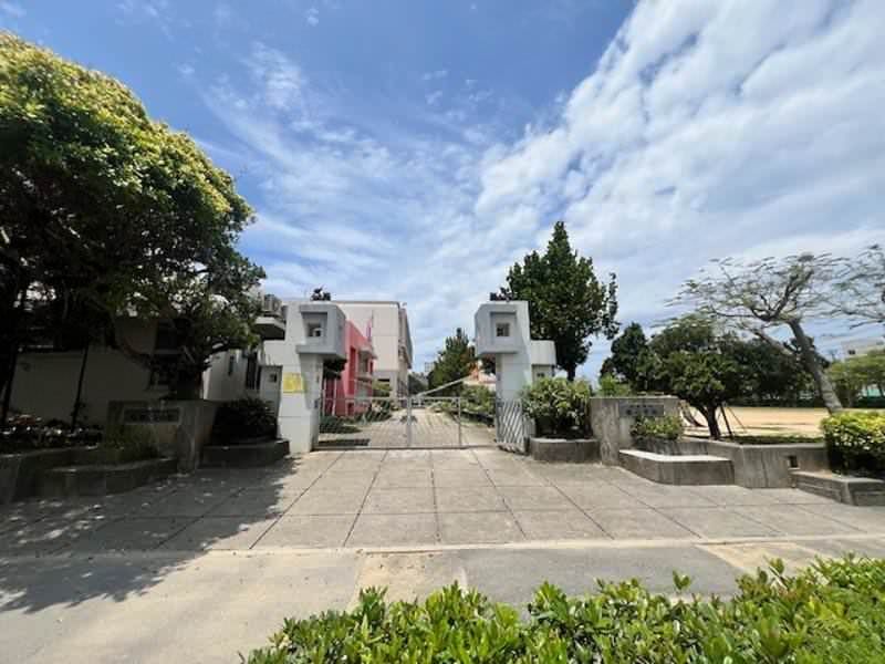 3LDK Apartment with Ocean View for Rent in Naha Akebono - Thumbnail 3
