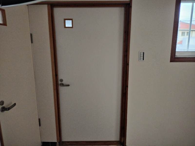2DK Apartment for Rent in Okinawa City, Separate Bath & Toilet - Thumbnail 3