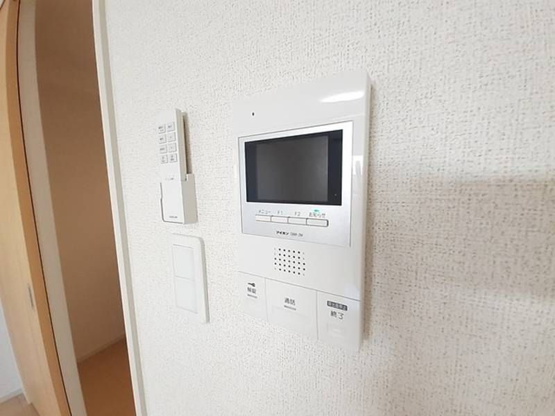 Modern 1K Apartment for Rent in Naha City, Okinawa - Thumbnail 3