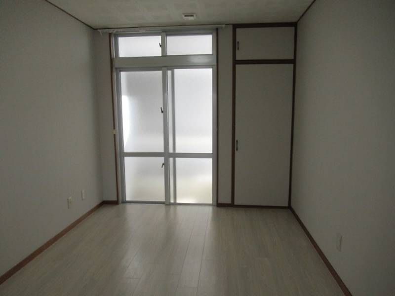 1R Apartment for Rent in Ginowan City, Okinawa - 20,000 Yen - Thumbnail 2