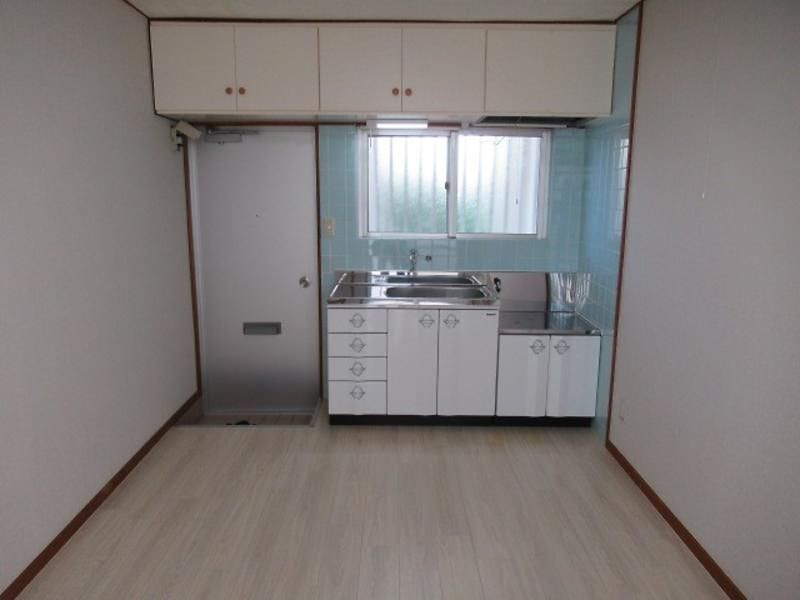 1R Apartment for Rent in Ginowan City, Okinawa - 20,000 Yen - Thumbnail 3