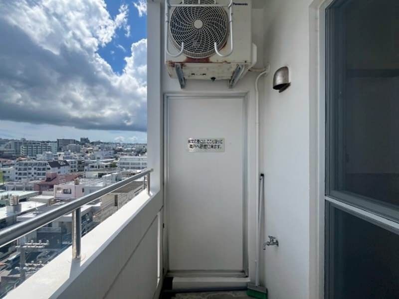 1K Apartment for Rent in Urasoe City, Okinawa - Thumbnail 2