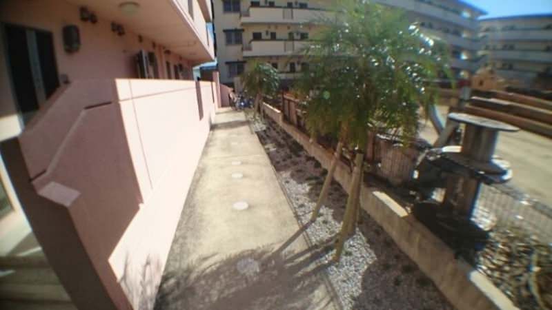 2LDK Apartment for Rent in Okinawa City with Free Internet - Thumbnail 3