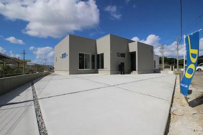 House for sale in Jahana, Motobu-cho (newly built, walk-in closet, intercom with monitor, corner lot, 3LDK, 35.98 million yen) | Okinawa property information [Go Home] No. 2179-912 — Image 2, Motobu, Okinawa