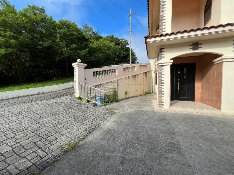 Ocean-View 4LDK House for Sale in Uruma, Okinawa - Thumbnail 3