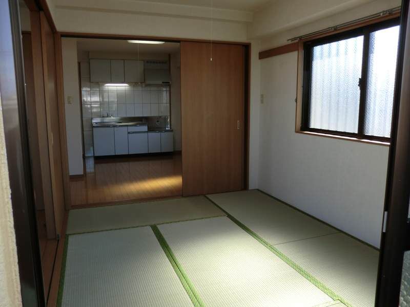 River Oasis 2DK Apartment for Rent in Ginowan, Okinawa - Thumbnail 3