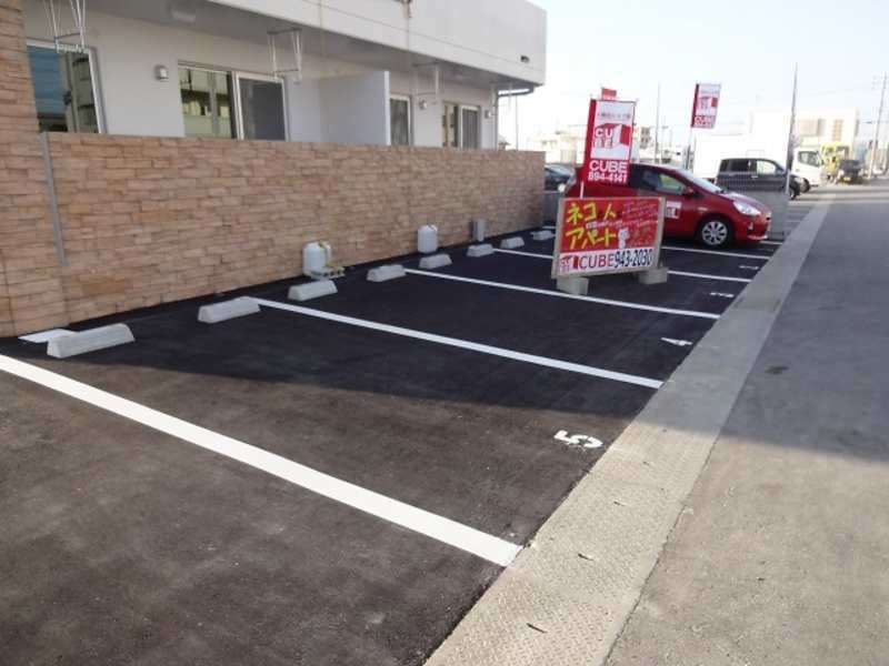 Cat-Friendly 1LDK Apartment for Rent in Nakagusuku Village, Okinawa - Image 1