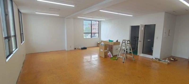 Spacious 56.6㎡ Commercial Shop/Office for Rent in Urasoe, Okinawa - Thumbnail 3