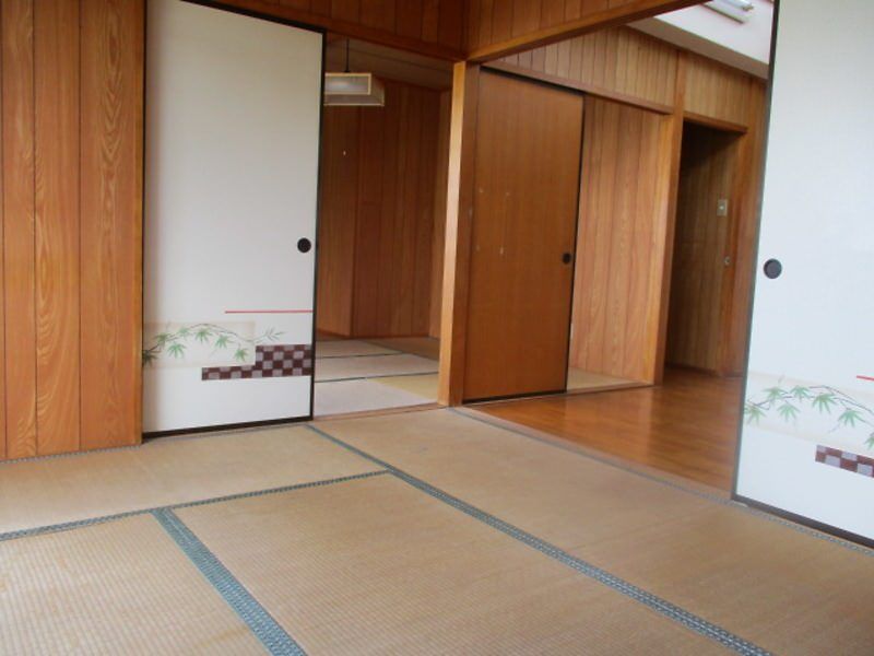 Pet-Friendly 3DK Apartment for Rent in Urasoe, Okinawa - Thumbnail 2