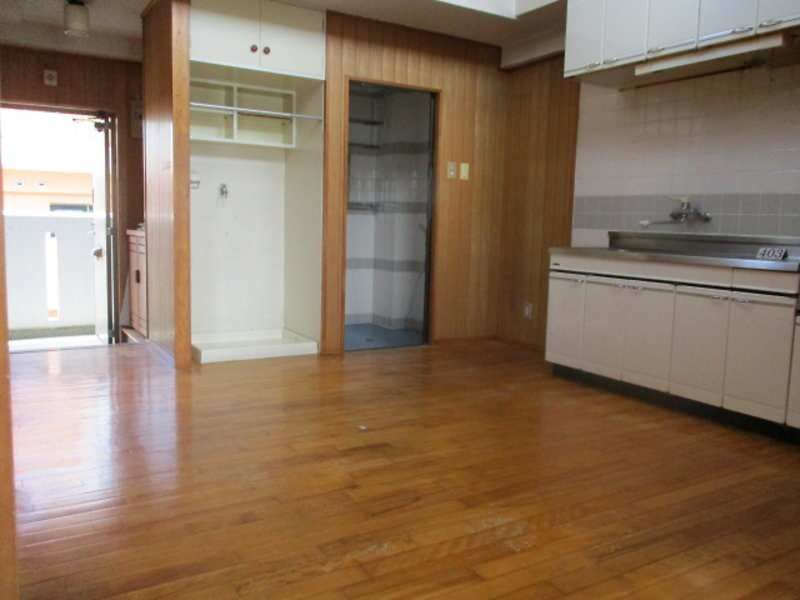 Pet-Friendly 3DK Apartment for Rent in Urasoe, Okinawa - Thumbnail 3