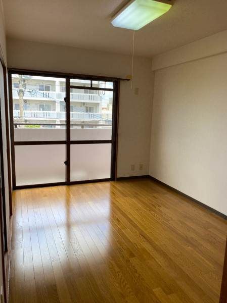 2LDK Apartment for Rent in Takahara, Okinawa City - Thumbnail 2