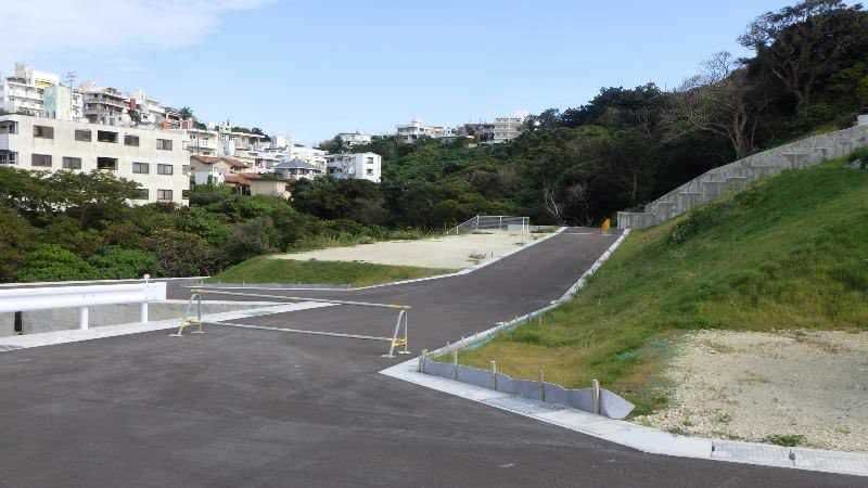 Land for Sale in Shuri, Naha – 137.4 sqm, No Building Conditions - Thumbnail 2