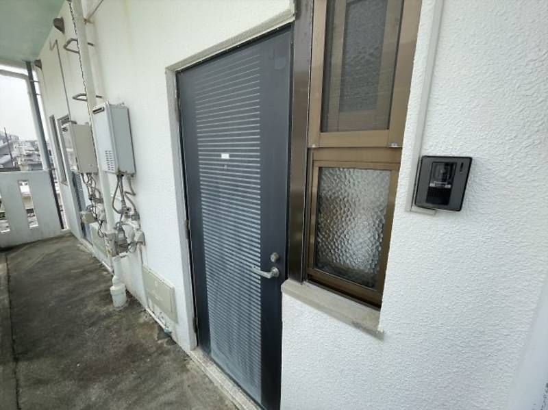 Co-op Ginowan Pet-Friendly 1R Apartment for Rent in Okinawa - Thumbnail 4