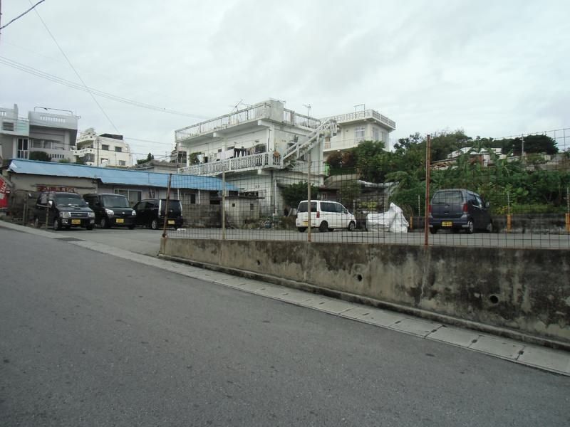 Rental Parking for 2 Cars in Okinawa City Kamara - Thumbnail 2