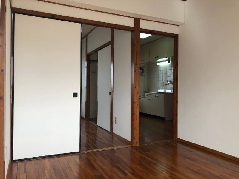 2DK Apartment for Rent in Urasoe, Okinawa with Free High-Speed Internet - Thumbnail 4