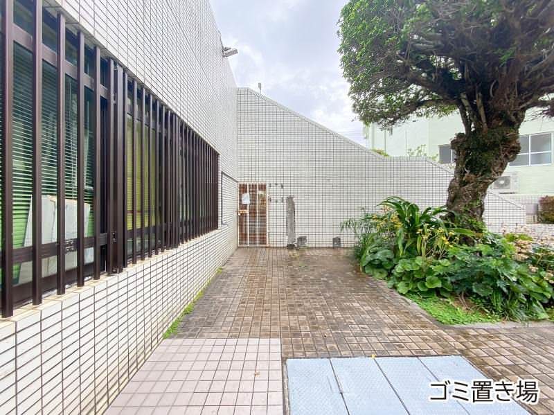 Renovated 2LDK Corner Apartment in Naha City, Okinawa - Thumbnail 4