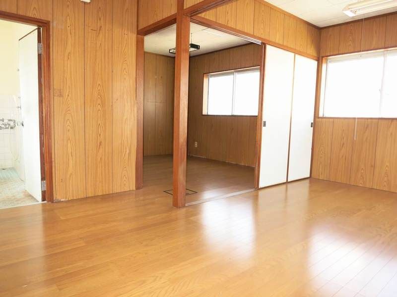 1LDK Apartment for Rent in Naha City, Okinawa - 35,000 Yen - Thumbnail 2