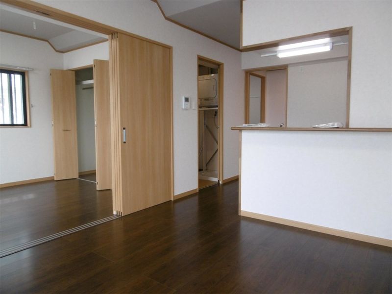 2LDK Apartment for Rent in Futenma, Ginowan City, Okinawa - Thumbnail 2