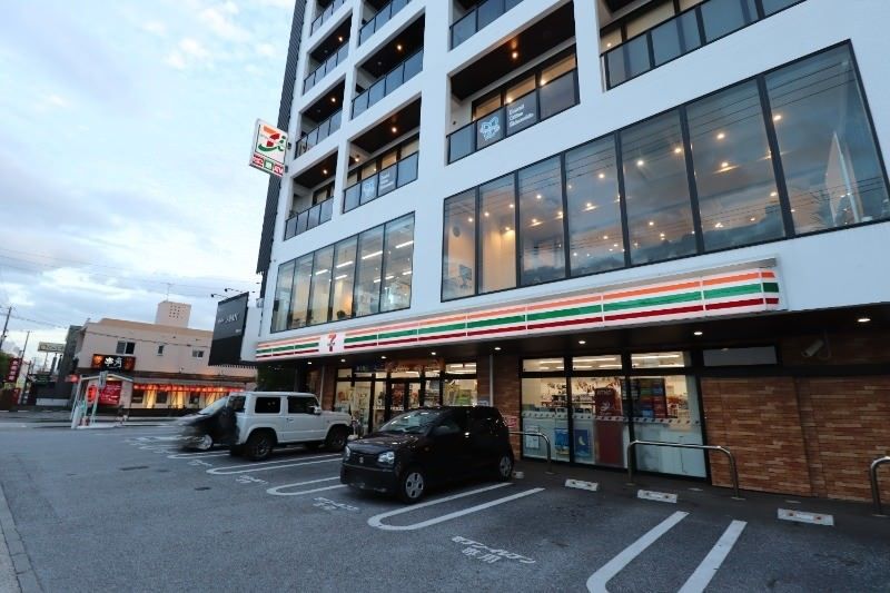 Mio Biento Shin Toshin Sky Court 2LDK Top Floor Apartment Naha - Thumbnail 3