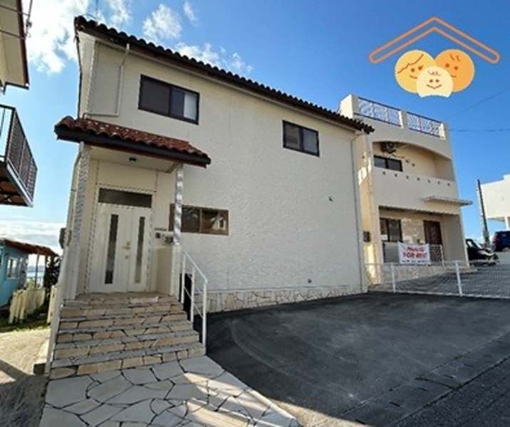 Ocean View 3LDK House with Rental Income in Uruma, Okinawa - Thumbnail 2