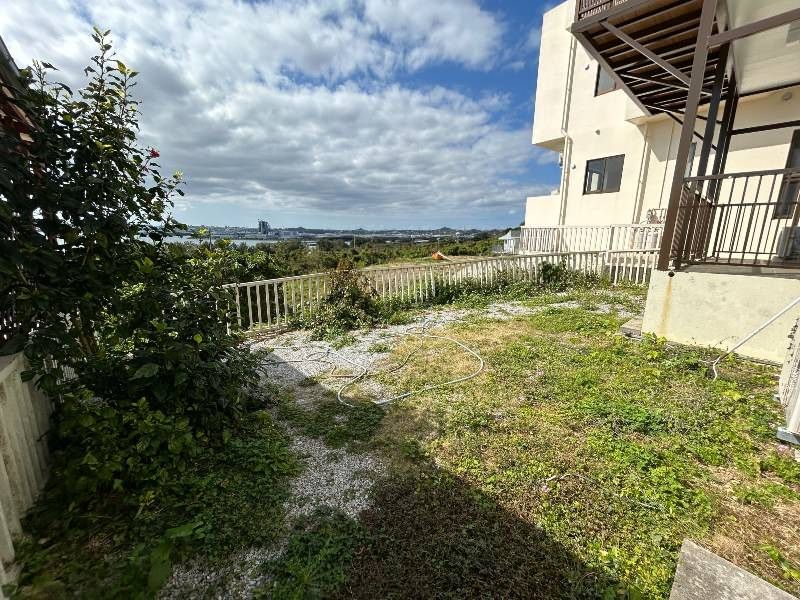 Ocean View 3LDK House with Rental Income in Uruma, Okinawa - Thumbnail 4
