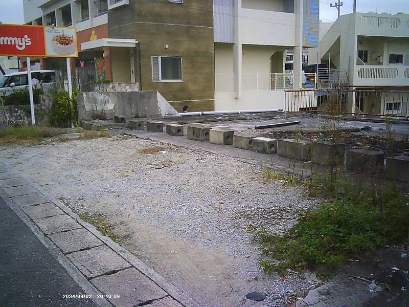 Spacious 1R Apartment for Rent in Uruma City, Okinawa - Thumbnail 3